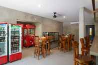 Bar, Cafe and Lounge OYO 1992 China Town Hotel Bali