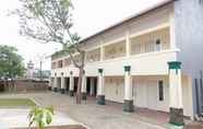 Luar Bangunan 3 OYO 1455 Little Creek Family Stays Syariah