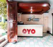 Lobby 6 OYO 1961 Losmen Guntari