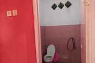 Toilet Kamar Ubur-Ubur Homestay