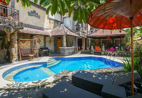 Kolam Renang OYO 2321 Griya Shanti Homestay