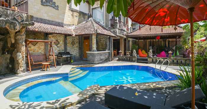 Kolam Renang OYO 2321 Griya Shanti Homestay