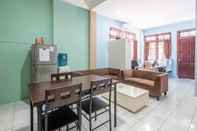 Common Space Super OYO 1568 Stasiun Ka Cirebon Guest House