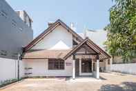 Bangunan Super OYO 1568 Stasiun Ka Cirebon Guest House