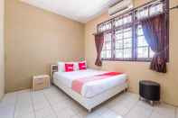 Kamar Tidur Super OYO 1568 Stasiun Ka Cirebon Guest House