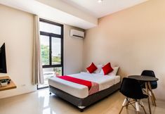 Bedroom 2 Maplewave Hotel
