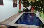 Kolam Renang 2 3 Bedrooms Charlie's Villa Family Nusa Dua