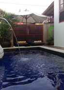 SWIMMING_POOL 3 Bedrooms Charlie's Villa Family Nusa Dua