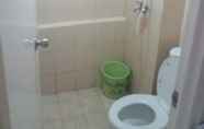 Toilet Kamar 6 Big Studio Apartment Kalibata City By Rentaloka