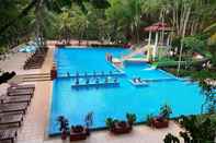 สระว่ายน้ำ River Kwai Village Hotel
