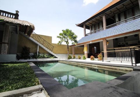 수영장 Apuh Sari Villa