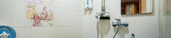 In-room Bathroom 4 Chung King Hotel (Managed by Koalabeds Group)