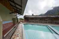 Swimming Pool OYO 1543 Sibayak Ncole