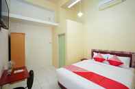 Bedroom OYO 1624 Panjang Jiwo Residence Near RSU Premier Surabaya Kota Surabaya