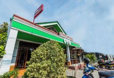 Bangunan 2 OYO 1424 Guntary Residence