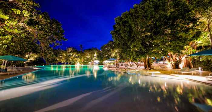 Kolam Renang Tambuli Seaside Resort and Spa