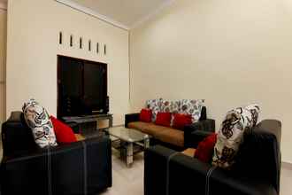 Lobi 4 OYO 1694 Pariban Homestay