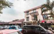 Exterior 3 OYO 1667 Wisma Lux Barkah