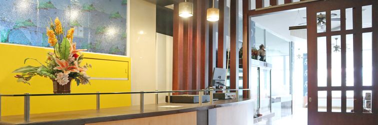 Lobby Hotel O M Authentic Kost Man