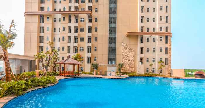 Kolam Renang Super OYO Collection O 16 Vittoria Residence