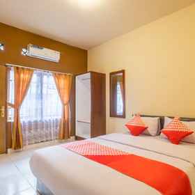 OYO 1398 Kawaluyaan Residence II Syariah 1, Hotel Taman Sari Bukit Bandung Blok 2 No 2 Kelurahan Sindangjaya Kecamatan Mandalajati Kota Bandung
