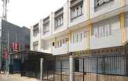 Exterior 2 OYO 1448 Kartini Residence Syariah