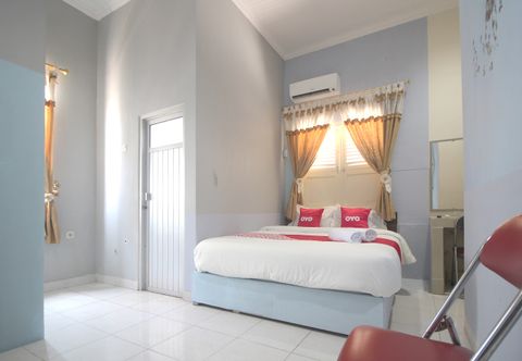 Bedroom OYO 1448 Kartini Residence Syariah