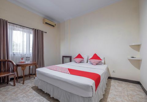 Kamar Tidur OYO 1691 Wisma Benhil Toddopuli