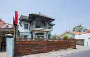 Luar Bangunan 4 OYO 1439 Gang Guest Homestay