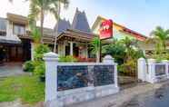 ภายนอกอาคาร 4 OYO 1650 Griya Joglo Homestay