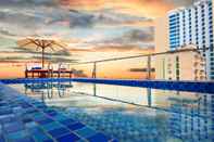 Swimming Pool Golden Lotus Central Hotel