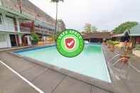 Swimming Pool RedDoorz Premium @ Clarkview Angeles City