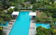 Swimming Pool 6 HomeStay at Suasana Bukit Ceylon