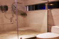 In-room Bathroom Asmara Blue Retreat 