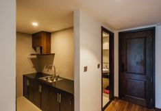 Phòng ngủ 5 La Sera Suites villa Nha Trang 