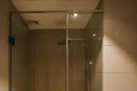 Phòng tắm bên trong La Sera Suites villa Nha Trang 