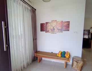 Sảnh chờ 2 Pondok Calistha Guesthouse