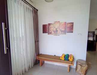 Lobby 2 Pondok Calistha Guesthouse