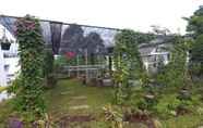 Exterior 6 Pondok Calistha Guesthouse