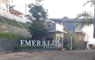 Bangunan 3 Two Bedroom at Villa Emerald J8