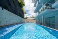 Swimming Pool The Capital Hotel and Resort Seminyak