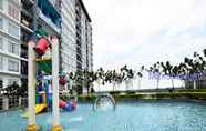 Swimming Pool 3 Minions Homestay_Near KLIA_WIFI + TV Box