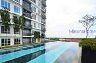 Swimming Pool Minions Homestay_Near KLIA_WIFI + TV Box