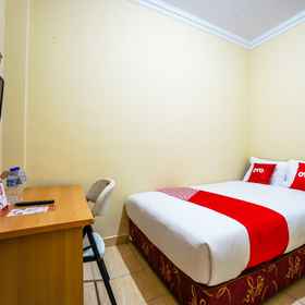 OYO 1720 A2b Residence 1, Khách sạn Mapanget