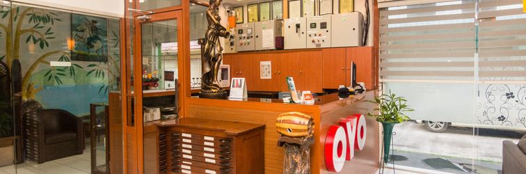 大廳 OYO 1771 Zeke Hotel