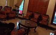 Lobby 2 Eline Guesthouse Syariah