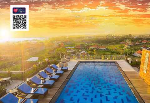 Kolam Renang Canggu Dream Village Hotel & Suites