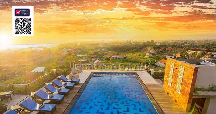 Swimming Pool Canggu Dream Village Hotel & Suites