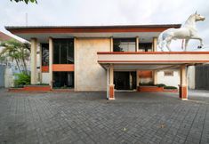 Exterior 3 OYO 1578 Hotel Kuda Putih