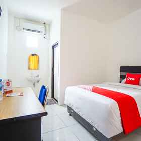 OYO 1693 Edward Residence Malalayang1 , 飯店Mapanget